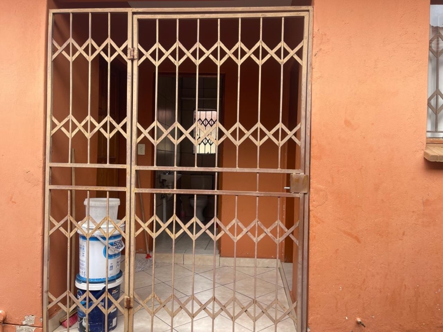 2 Bedroom Property for Sale in Tlhabane West North West